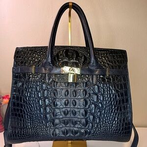 #9🌸Pijushi- Embossed crocodile purse